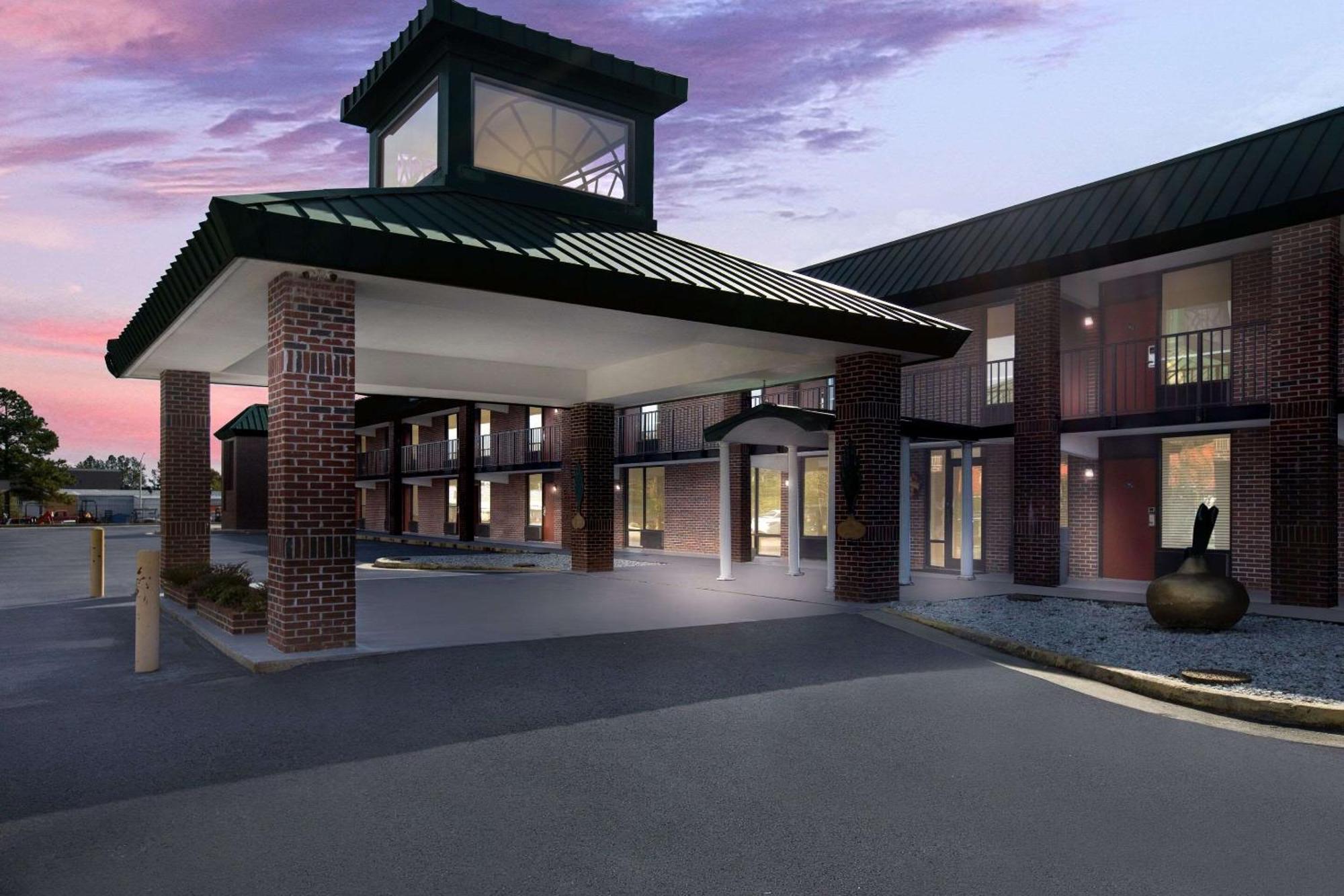 Quality Inn&Suites Vidalia Esterno foto